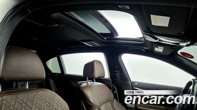 BMW 7-Series 2018 — photo 20
