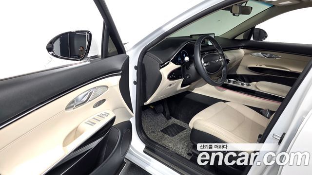 Genesis GV70 2024 — photo 13