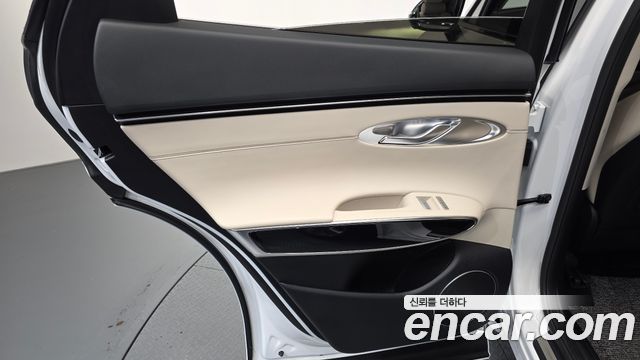 Genesis GV70 2024 — photo 15