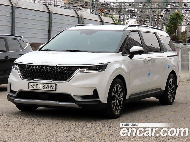 Kia Canival 2023 — photo 2
