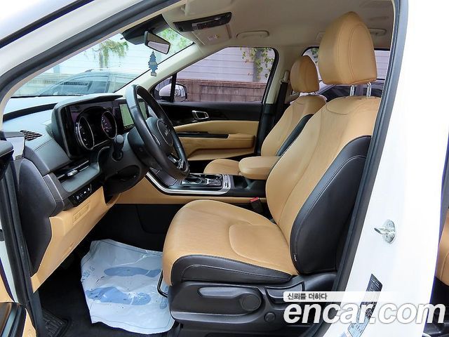Kia Canival 2023 — photo 5