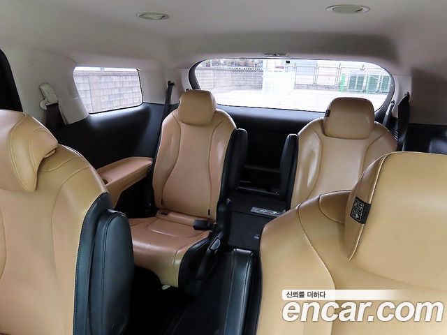Kia Canival 2023 — photo 7