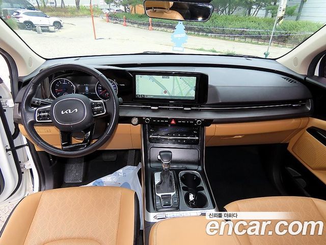 Kia Canival 2023 — photo 8