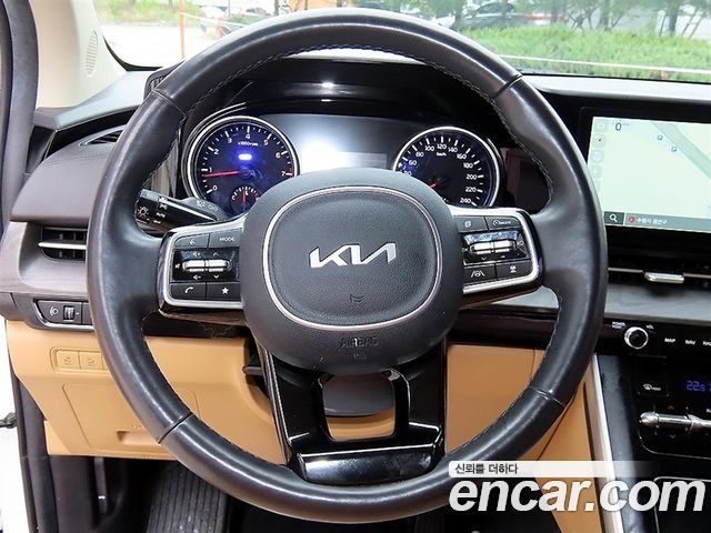 Kia Canival 2023 — photo 9