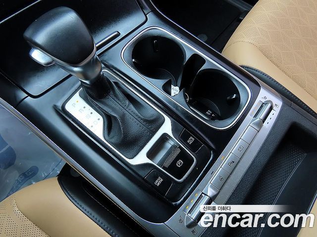 Kia Canival 2023 — photo 11