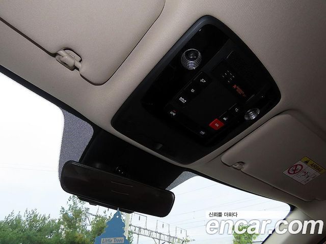 Kia Canival 2023 — photo 16