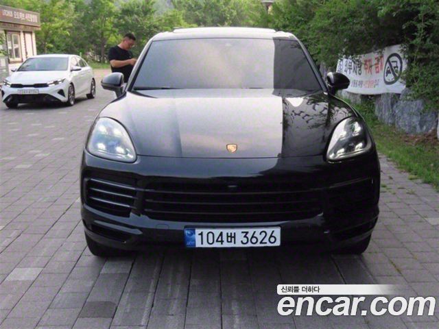 Porsche Cayenne 2021 — photo 1