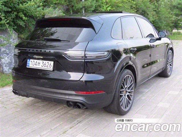 Porsche Cayenne 2021 — photo 3