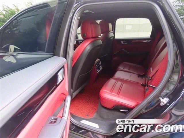 Porsche Cayenne 2021 — photo 13
