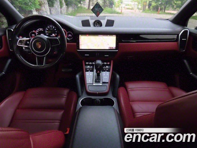 Porsche Cayenne 2021 — photo 14