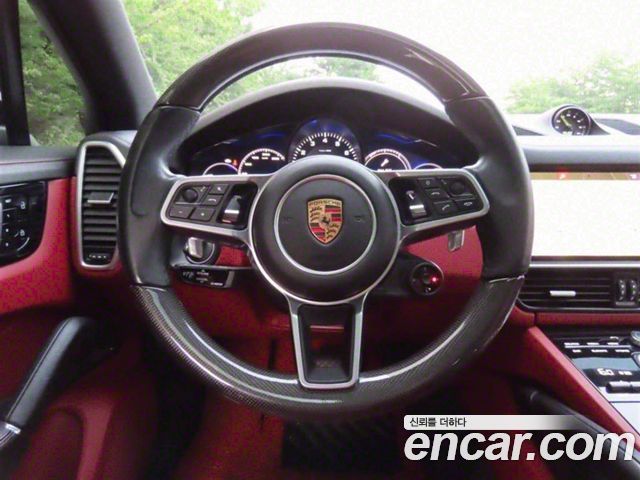 Porsche Cayenne 2021 — photo 15