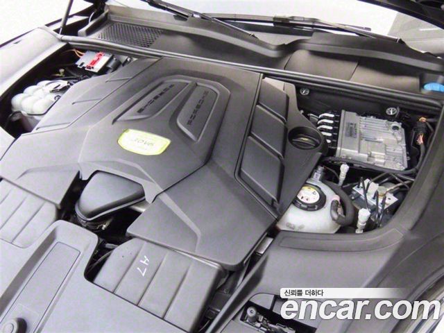 Porsche Cayenne 2021 — photo 20