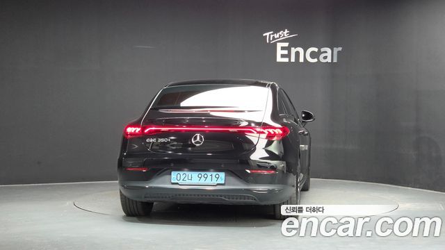 Mercedes-Benz EQE 2023 — photo 4
