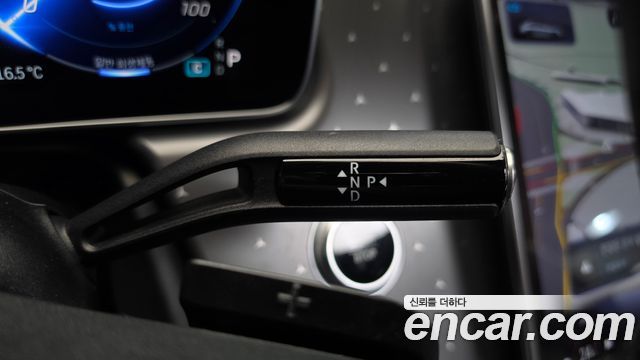 Mercedes-Benz EQE 2023 — photo 12