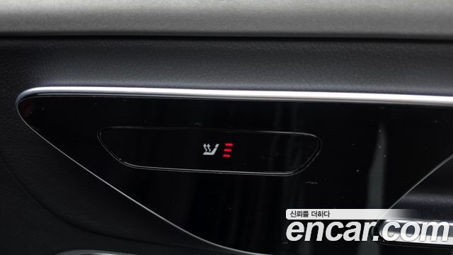 Mercedes-Benz EQE 2023 — photo 24