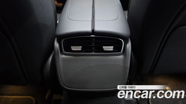 Mercedes-Benz EQE 2023 — photo 31