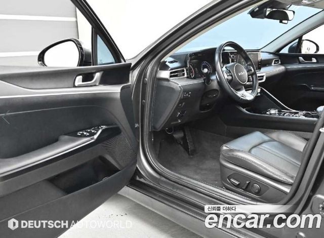 Kia K5 2023 — photo 11