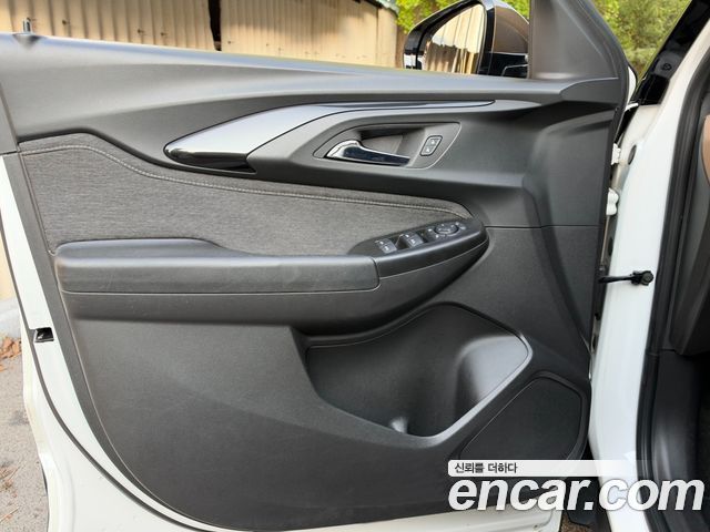 Chevrolet Korea Trailblazer 2022 — photo 9