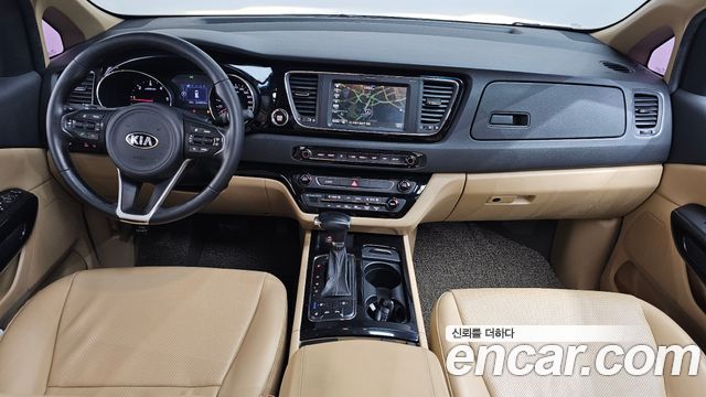 Kia Canival 2018 — photo 7