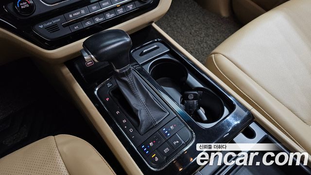 Kia Canival 2018 — photo 9