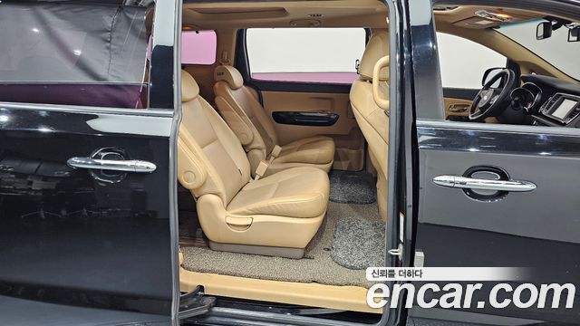 Kia Canival 2018 — photo 12
