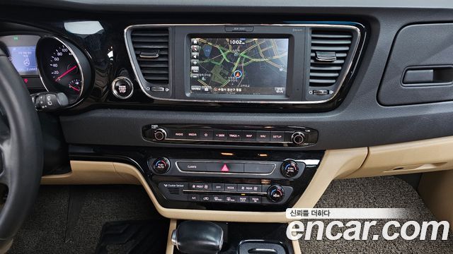 Kia Canival 2018 — photo 13