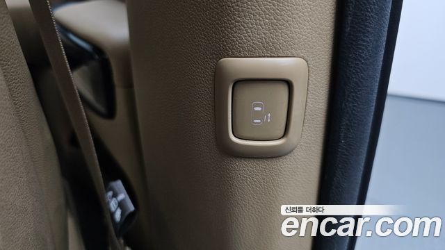 Kia Canival 2018 — photo 17