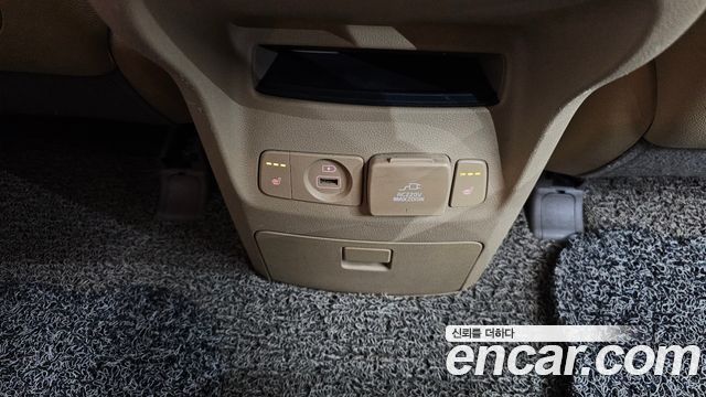 Kia Canival 2018 — photo 18