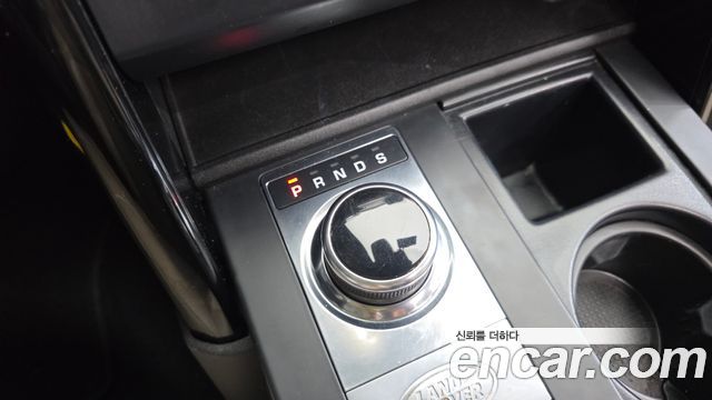 Land Rover Discovery 2019 — photo 9