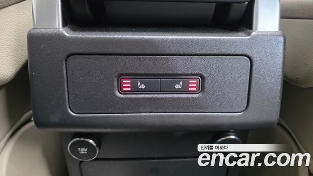 Land Rover Discovery 2019 — photo 18