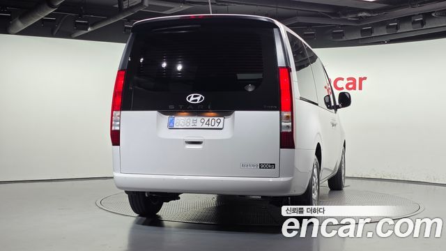 Hyundai Staria 2025 — photo 4