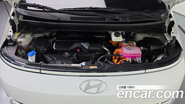 Hyundai Staria 2025 — photo 6