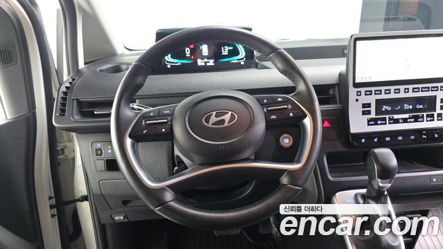 Hyundai Staria 2025 — photo 19