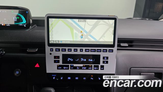 Hyundai Staria 2025 — photo 20