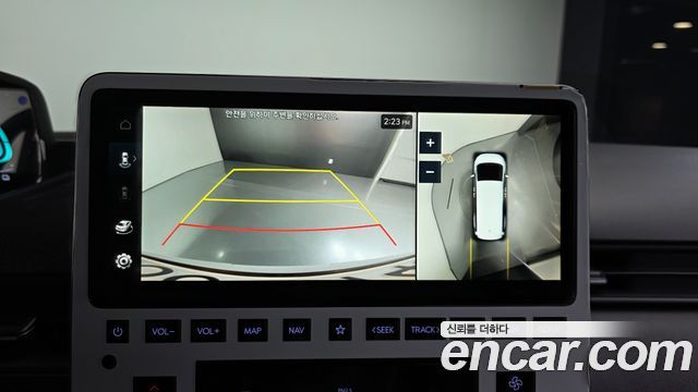 Hyundai Staria 2025 — photo 21