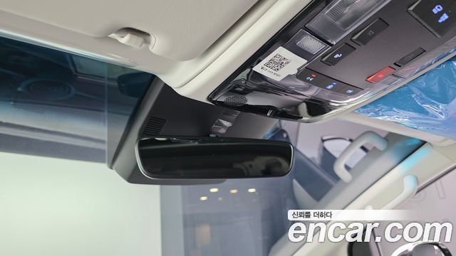 Hyundai Staria 2025 — photo 25