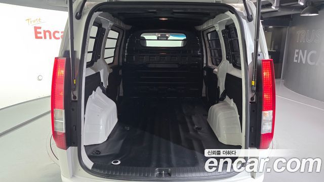 Hyundai Staria 2025 — photo 26