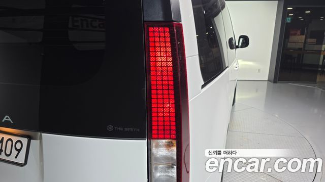Hyundai Staria 2025 — photo 9