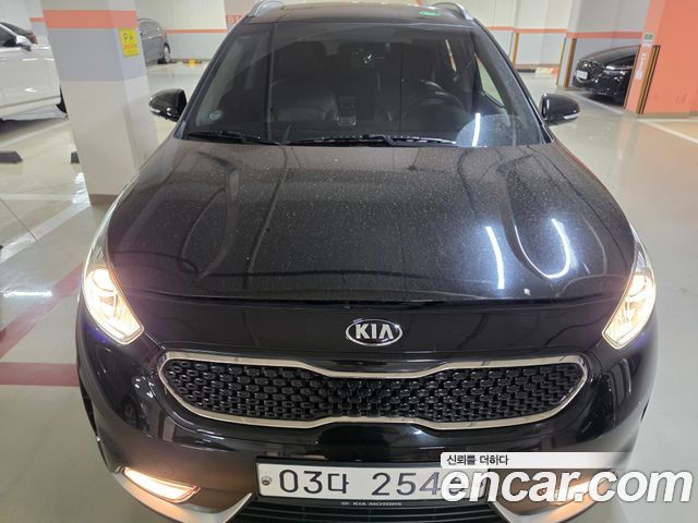 Kia Niro 2018 — photo 2