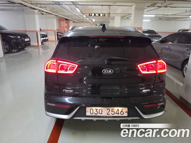 Kia Niro 2018 — photo 3