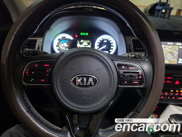 Kia Niro 2018 — photo 8
