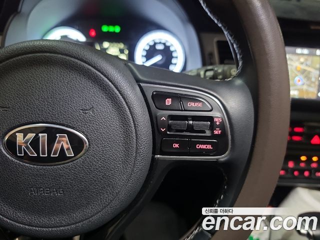 Kia Niro 2018 — photo 10