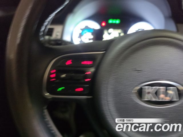 Kia Niro 2018 — photo 18