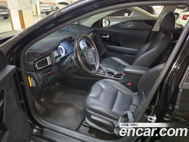 Kia Niro 2018 — photo 15