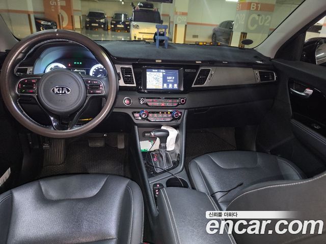 Kia Niro 2018 — photo 17