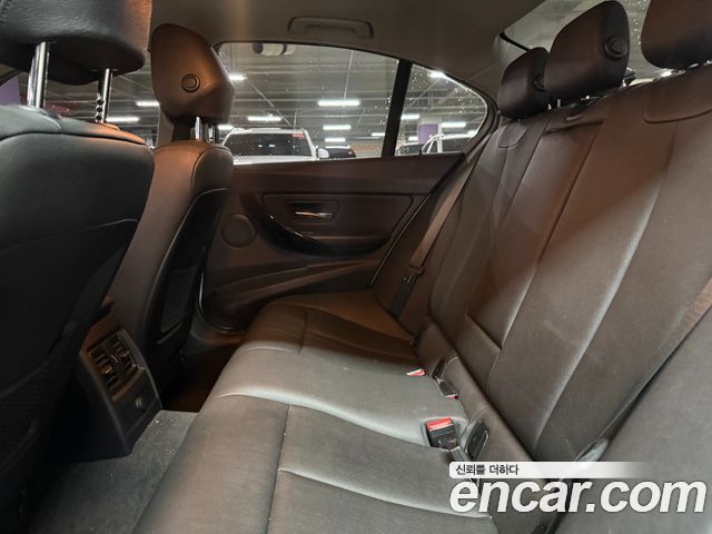 BMW 3-Series 2018 — photo 6