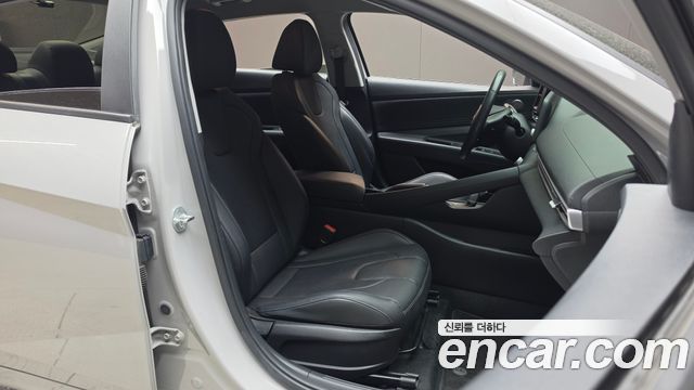 Hyundai AVANTE 2021 — photo 18