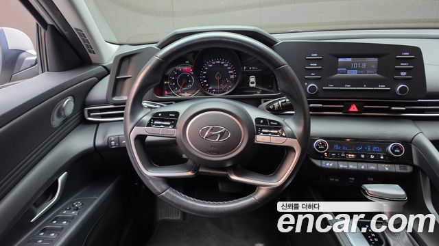 Hyundai AVANTE 2021 — photo 19