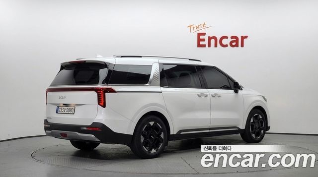 Kia Canival 2025 — photo 2