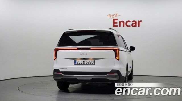 Kia Canival 2025 — photo 4